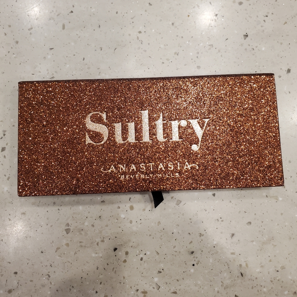 Used Once DISCONTINUED ABH Sultry Palette